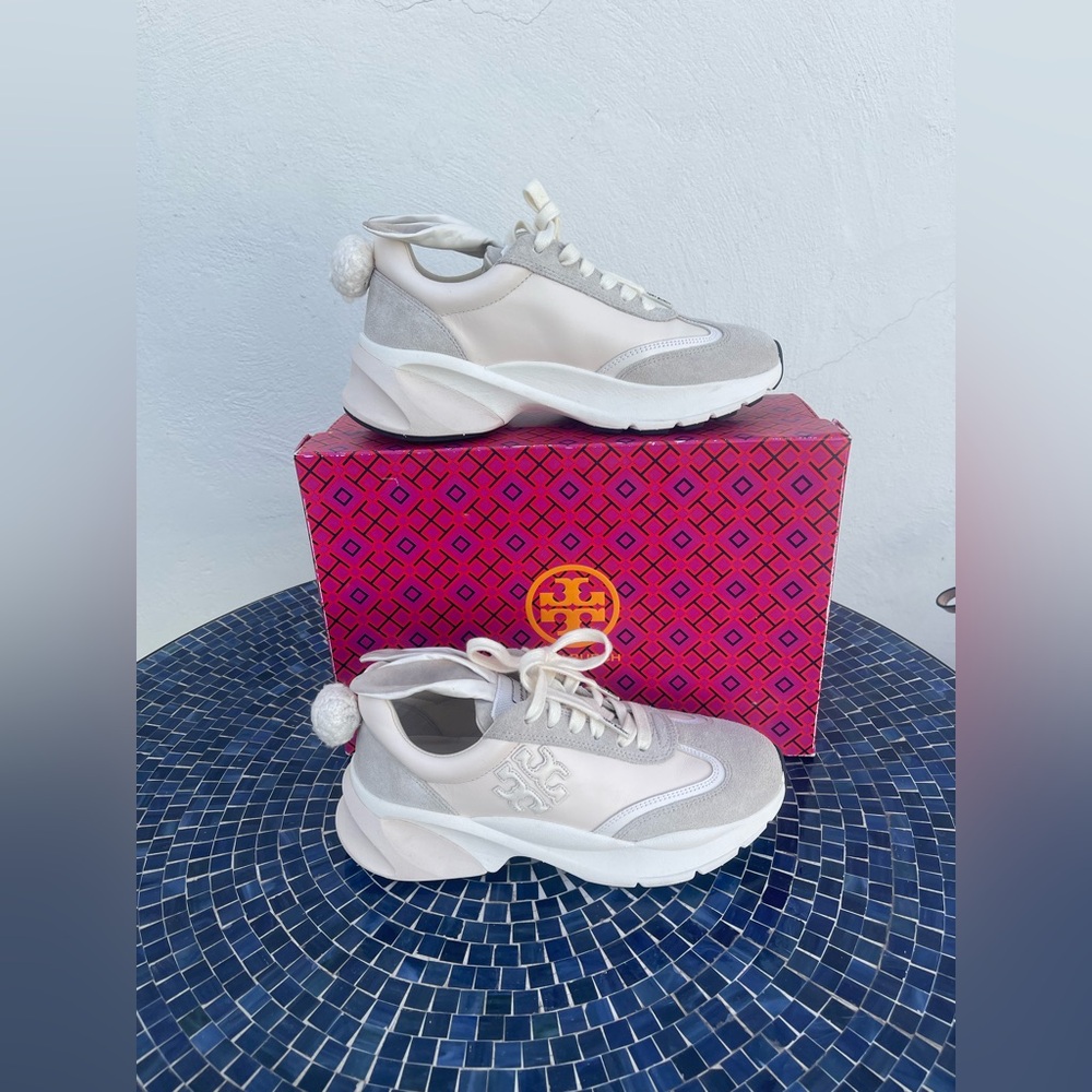 🐰Tory Burch Good Luck Rabbit Plush Trainer Sneakers Cream US 7 NIB - Picture 2 of 8